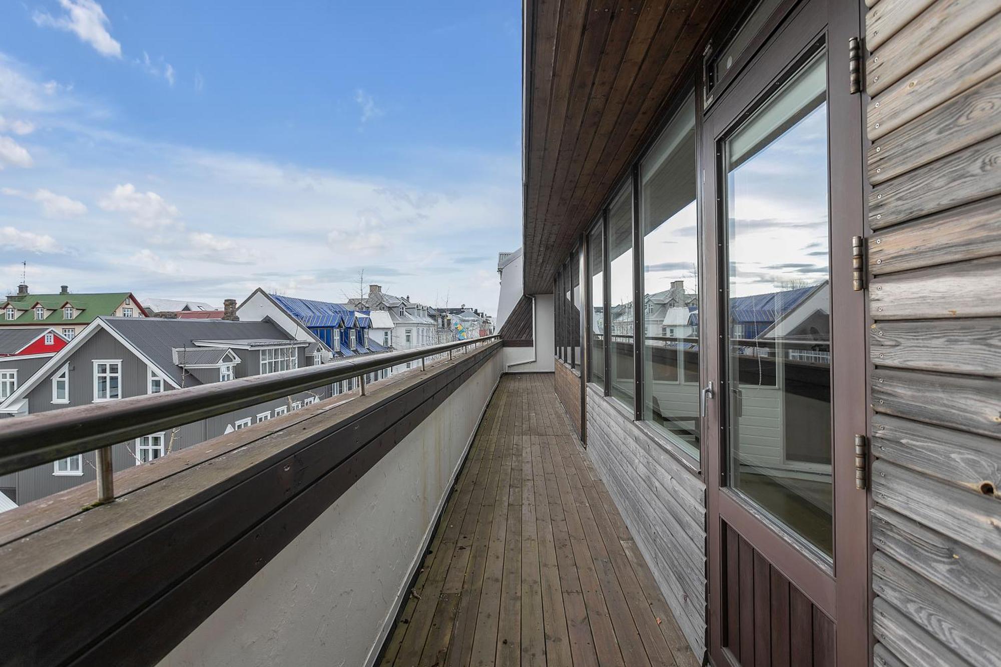 Penthouse Apt On The Shopping Street-Free Parking Reykjavík Buitenkant foto